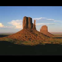 Monument Valley,right & left mittens, Arizona :: 7310AZMVLthemittenstifjpg